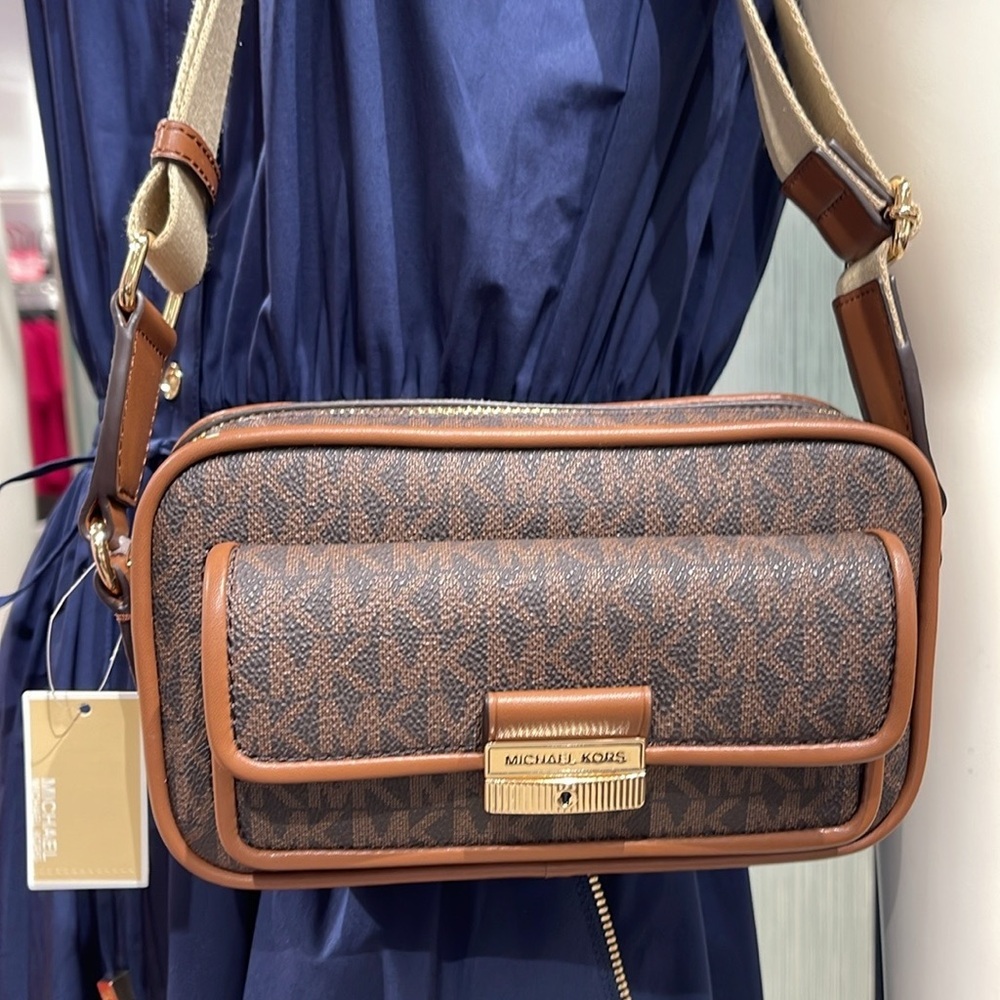 Michael Kors Bradshaw Extra-Small Metallic Signature Logo Camera Crossbody Bag - Picture 6 of 16